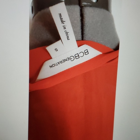 Red blouse - Picture 4 of 4